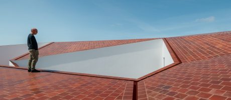 Brick Award 26 Nominee Valley house - Volume Architecture Lisbon Studio