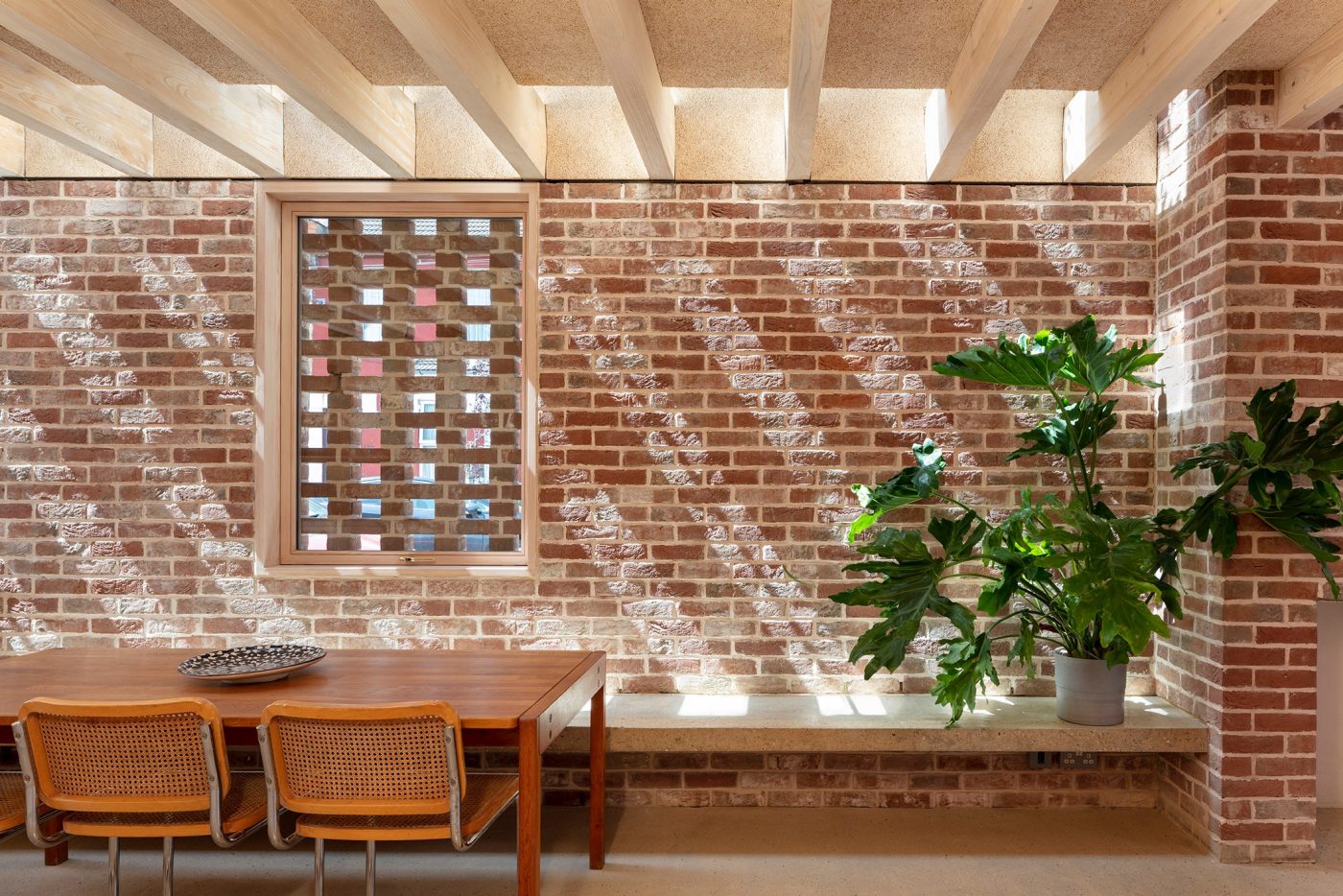 Leyton House. Brick Award 22 Category "Feeling at home". McMahon Architecture. View at dining space