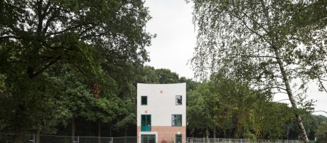 South side with entrance, Atlas House, single-family house with facing bricks, Brick Award 2018 Winner Categoy "Feeling at home", Monadnok, Photo: Stijn Bollaert