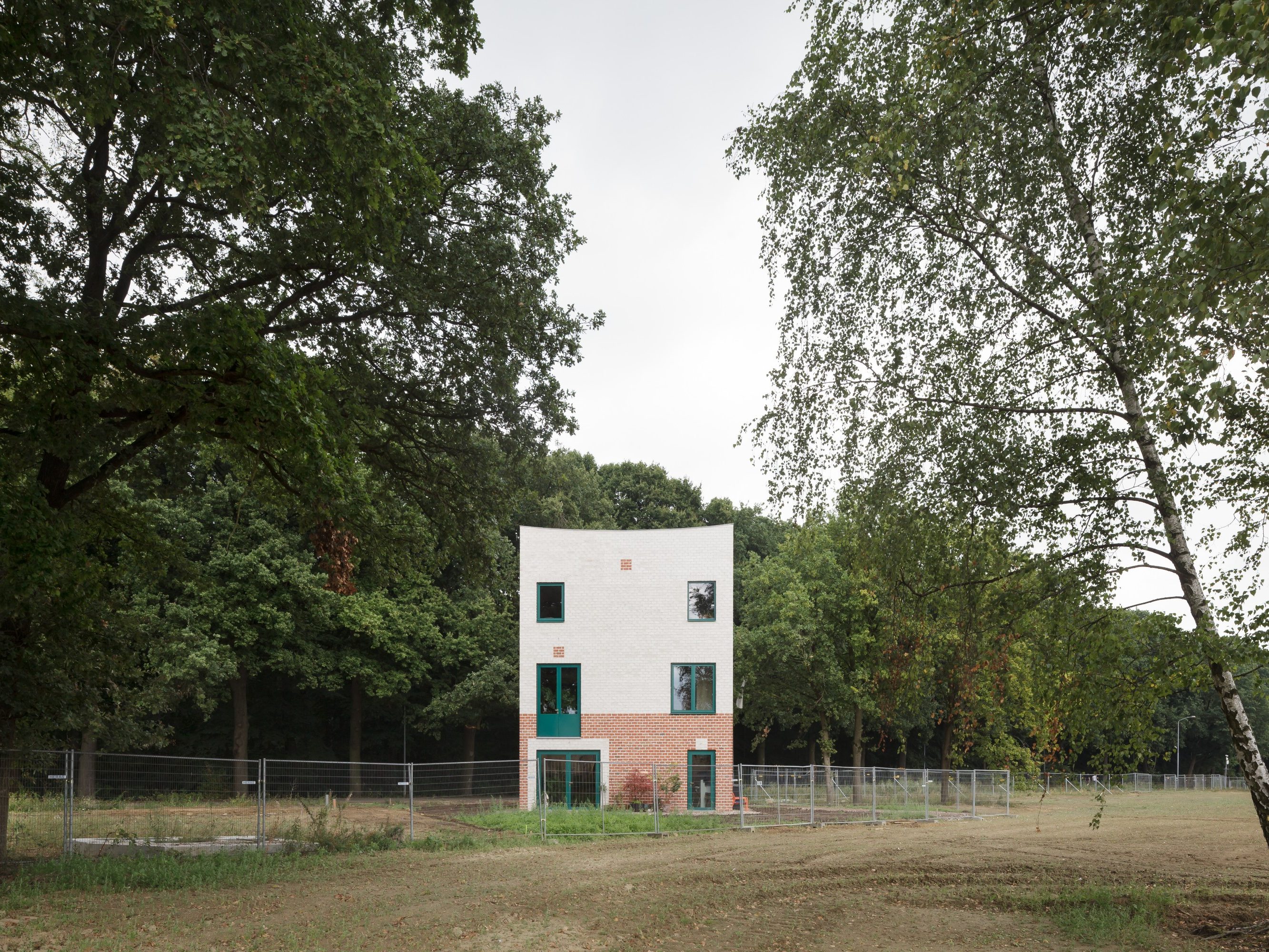 South side with entrance, Atlas House, single-family house with facing bricks, Brick Award 2018 Winner Categoy "Feeling at home", Monadnok, Photo: Stijn Bollaert