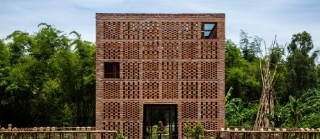Terra Cotta Studio; Brick Award 2018 Category Winner Category "Working Together"; Tropical Space, Photo:  Oki Hiroyuki