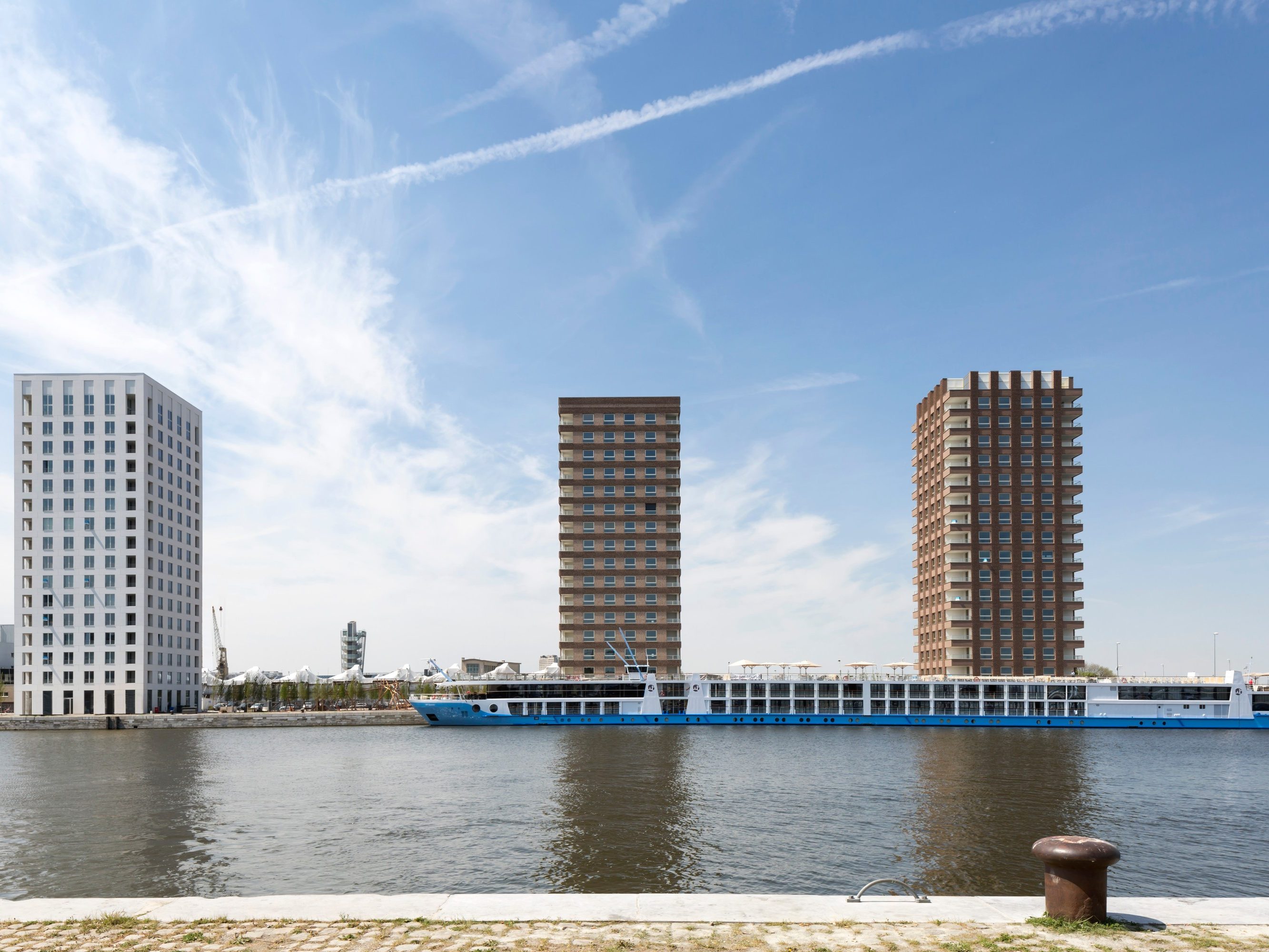 Westkaai Towers 5 & 6; Brick Award 2018 Grand Prize Winner, category "Living Together"; Tony Fretton Architects; Photo: Filip Dujardin