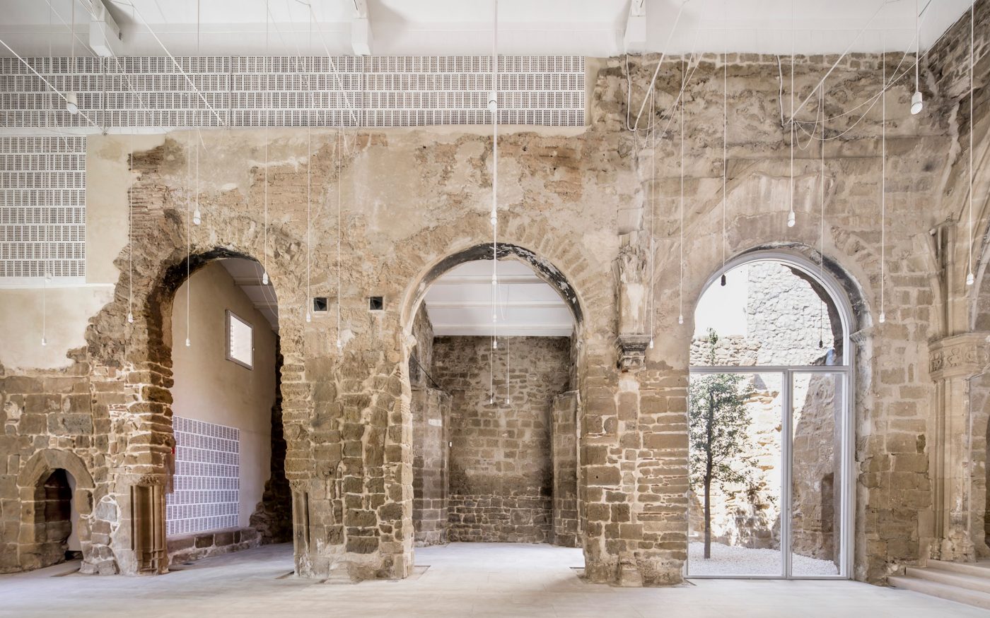 The Old Church of Vilanova de la Barca with facing bricks and roof tiles; Brick Award 2018 Special Prize Winner, Category "Building outside the Box"; Aleaolea Architecture & Landscape; Photo:  Adrià Goula