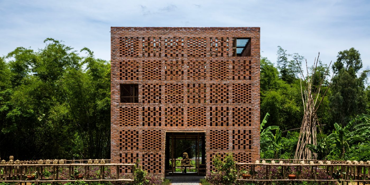 Terra Cotta Studio; Brick Award 2018 Category Winner Category "Working Together"; Tropical Space, Photo:  Oki Hiroyuki