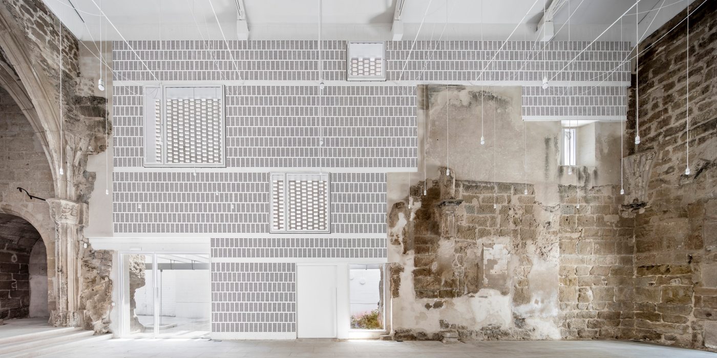 The Old Church of Vilanova de la Barca with facing bricks and roof tiles; Brick Award 2018 Special Prize Winner, Category "Building outside the Box"; Aleaolea Architecture & Landscape; Photo:  Adrià Goula