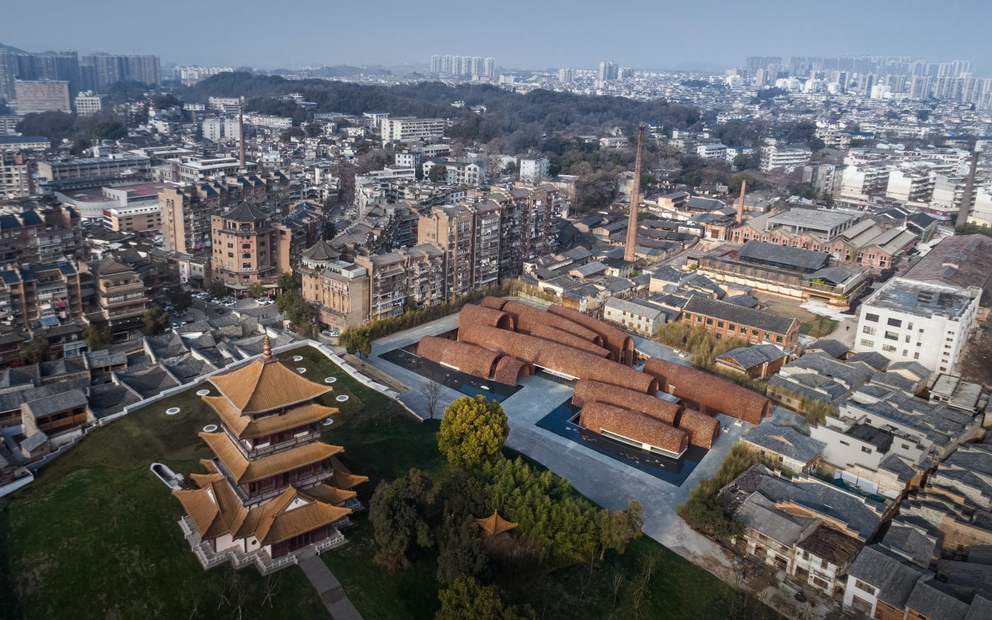 Jingdezhen Imperial Kiln Museum. Brick Award 22 Category "Sharing public spaces". Studio Zhu Pei. View from above