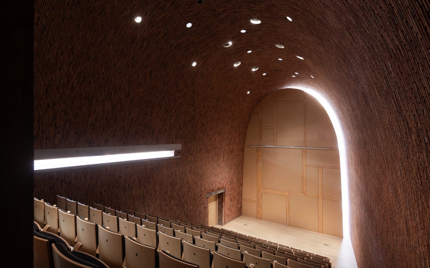 Jingdezhen Imperial Kiln Museum. Brick Award 22 Category "Sharing public spaces". Studio Zhu Pei. Inside view