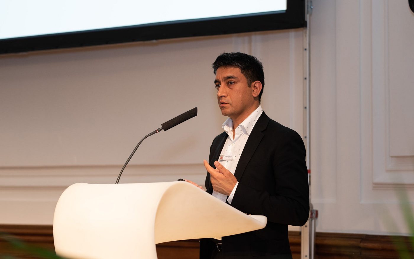 Brick Award 18 Symposium, speaker Nitesh Magdani on stage 