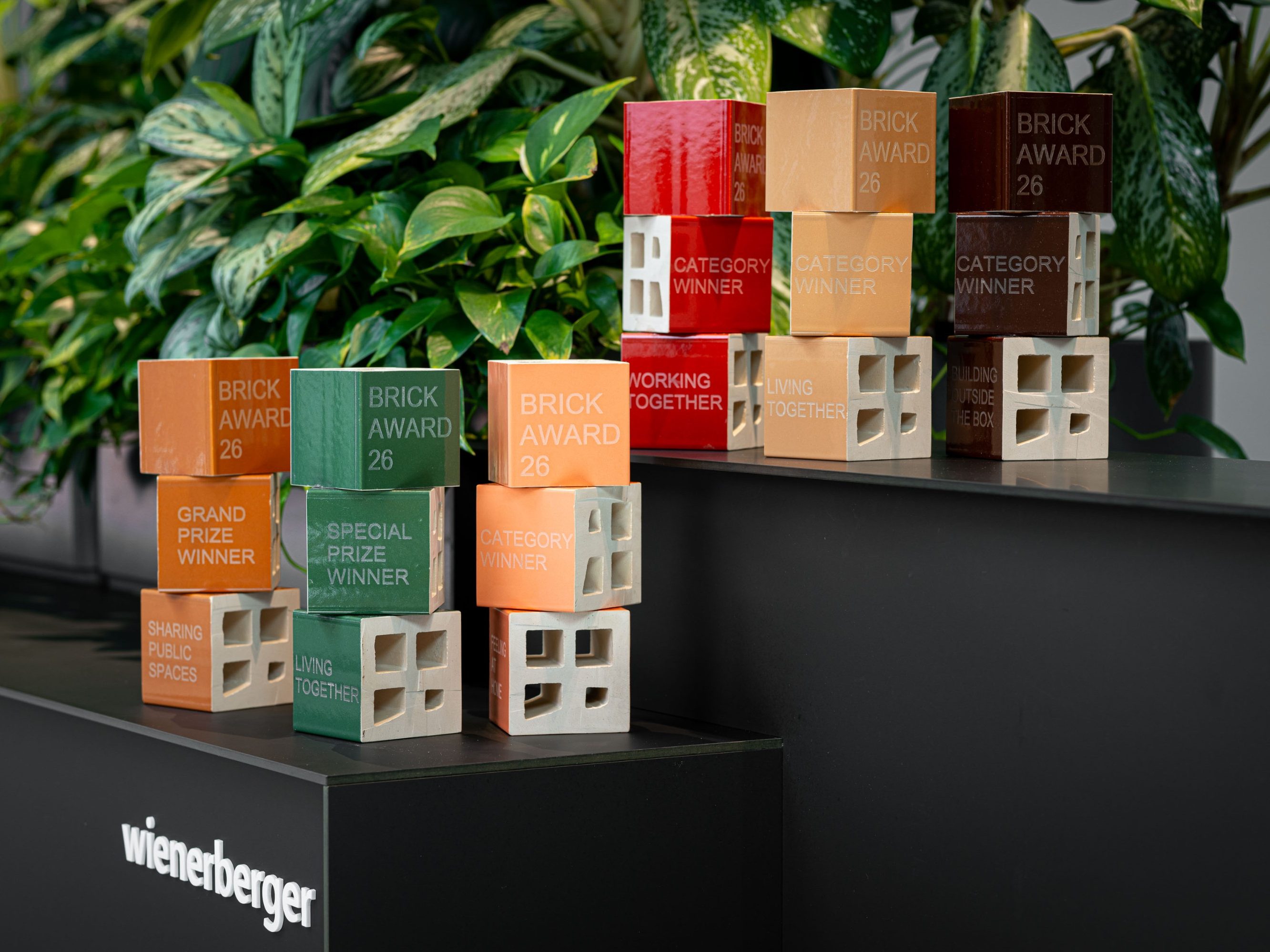 Brick_Award_Trophy_row4127_low-res